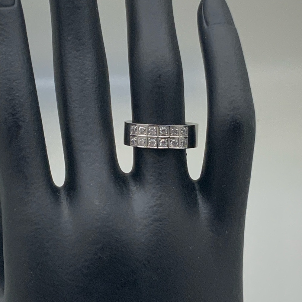 Nwt‎ Double row Diamond CZ stones Stainless steel